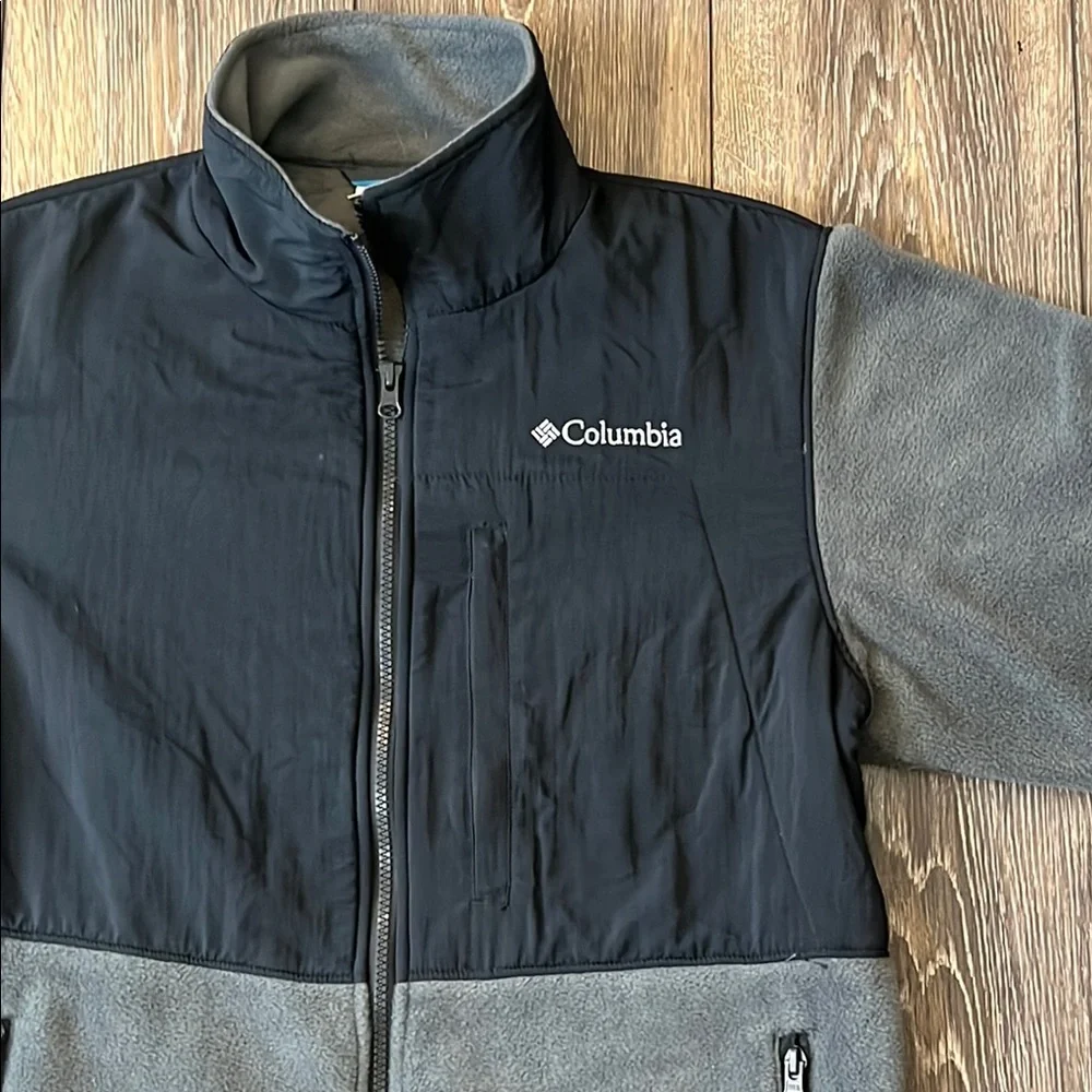 Columbia Two-Tone Fleece Jacket in Black and Gray Adult Size Small